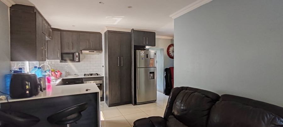 To Let 3 Bedroom Property for Rent in Schoemansville North West